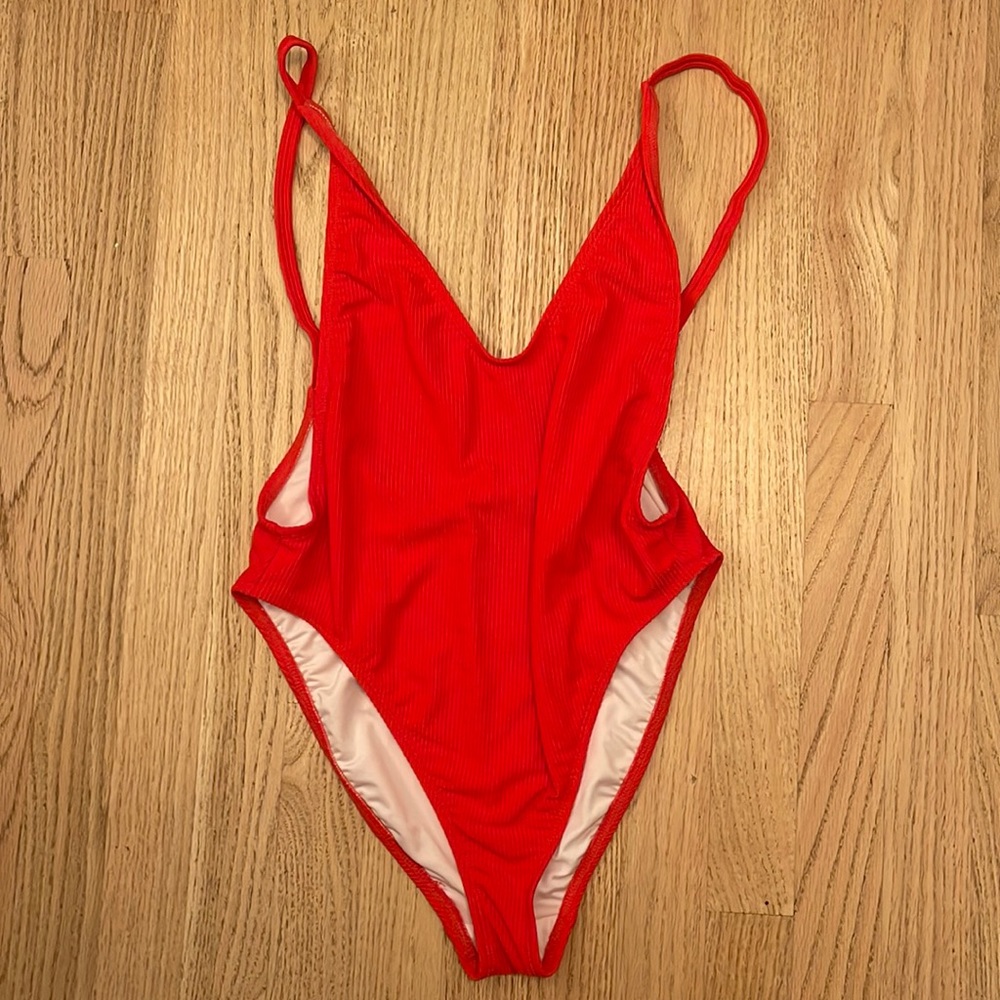 ♻️DONATED DEC. 2023♻️ 
Nastygal high cut one piece swimsuit size M